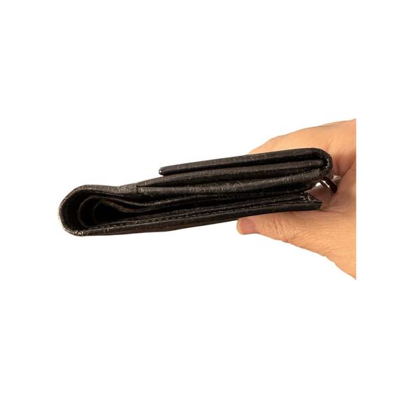 Authentic GUCCI Leather Black Bi-fold C Clasp Wallet W/Box - Picture 8 of 9